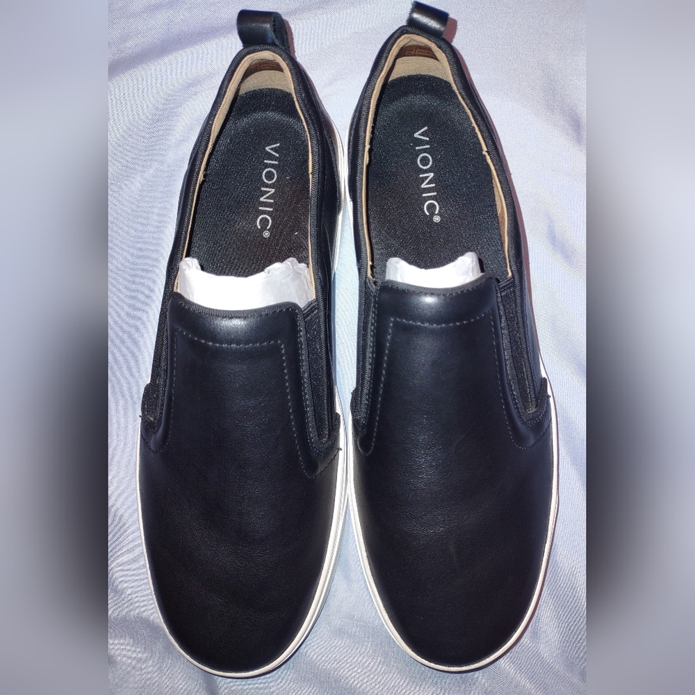 Vionic Kimmie Slip-On Sneaker Black Leather Women's Size 12